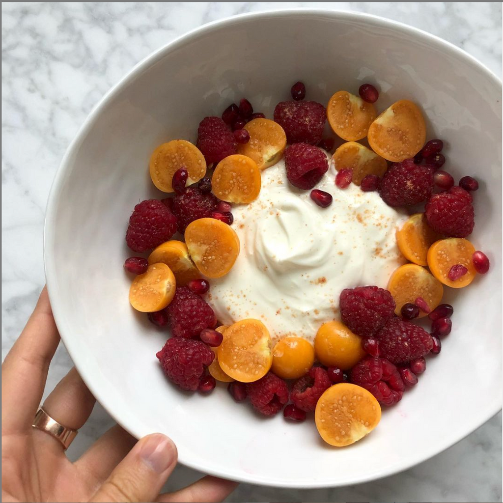 VANILLA YOGURT BOWL WITH BERRIES